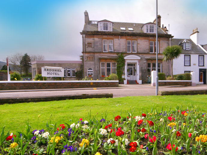 The Ardshiel Hotel has a lovely quiet location yet only 5 minutes walk from the centre of Campbeltown